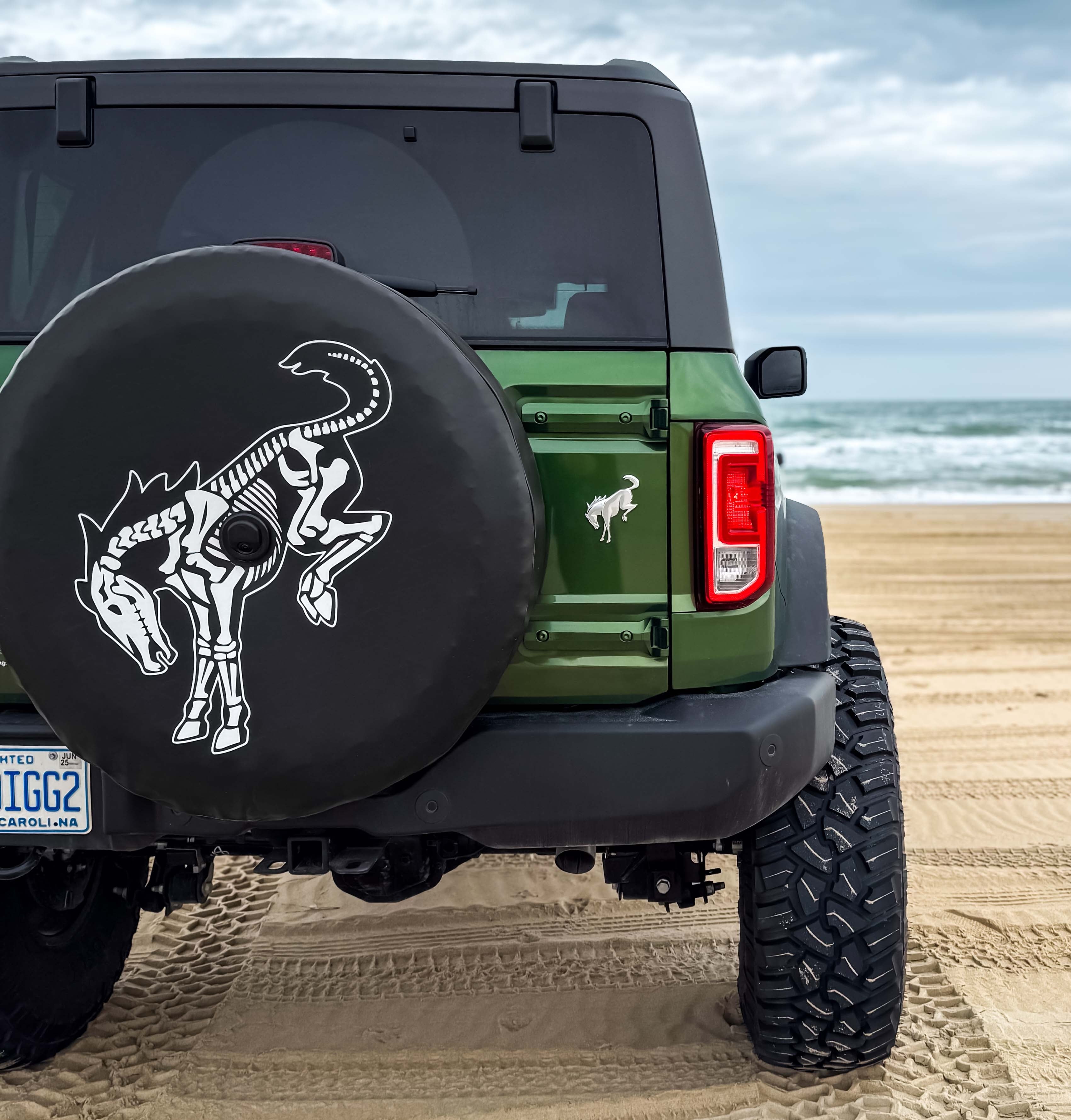 Custom Ford Bronco Tire Covers – Color-Matched, Weatherproof, and UV-Resistant