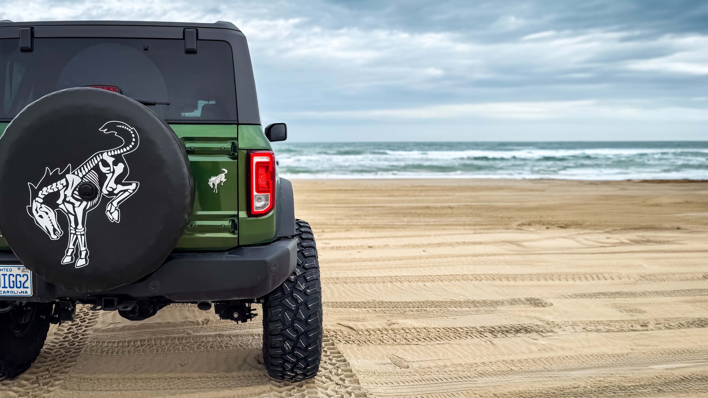 Custom Ford Bronco Tire Covers – Color-Matched, Weatherproof, and UV-Resistant